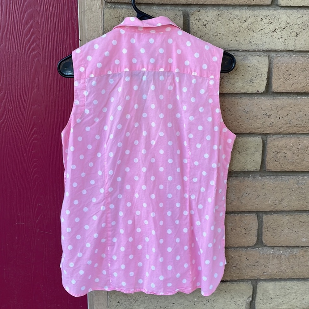 JONES NEW YORK SIGNATURE BARBIE PINK POLKA DOT SLEEVELESS SHIRT - Picture 6 of 8